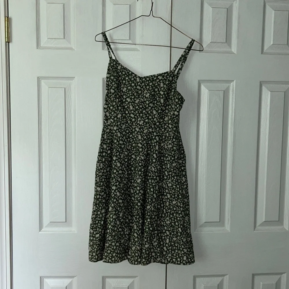 Old Navy Women's green and white floral dress - Picture 1 of 4